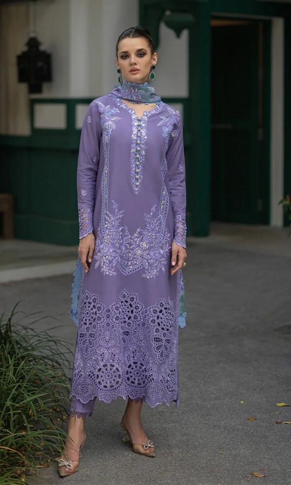 Lawn chiken kari 3p unstitched heavy embroidered suit