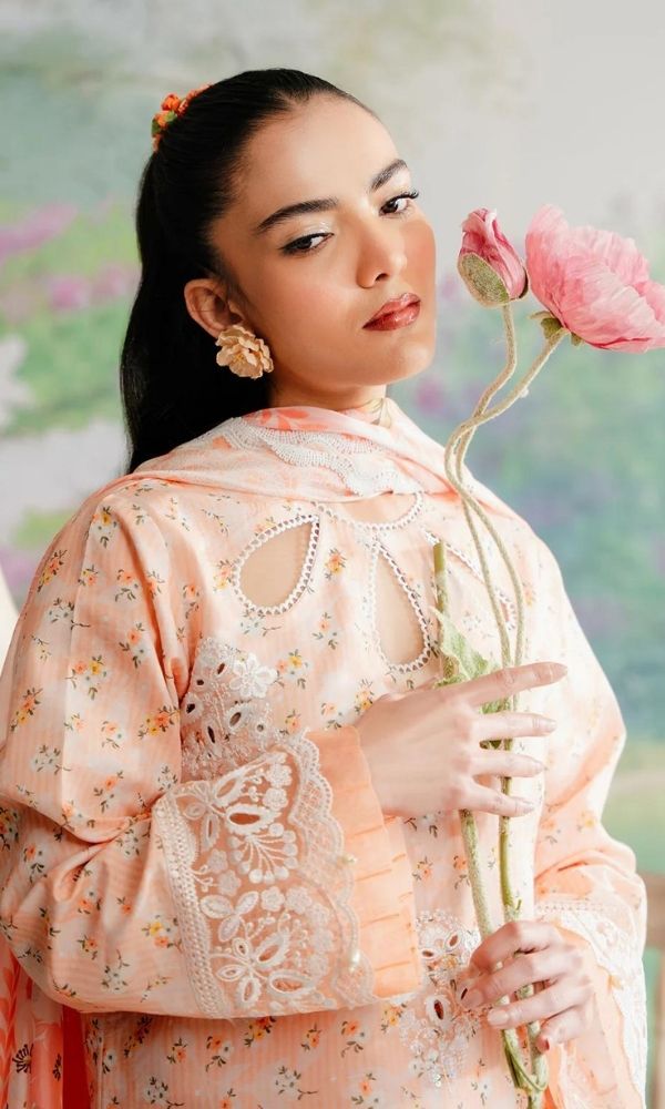 Lawn 3pc chiken kari floral digital printed suit