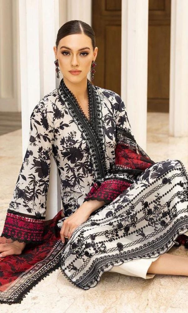 Khaddar 3pc unstitched digital printed suit with patches