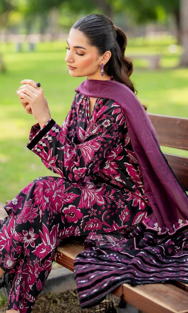 Khaddar 3pc unstitched digital printed suit