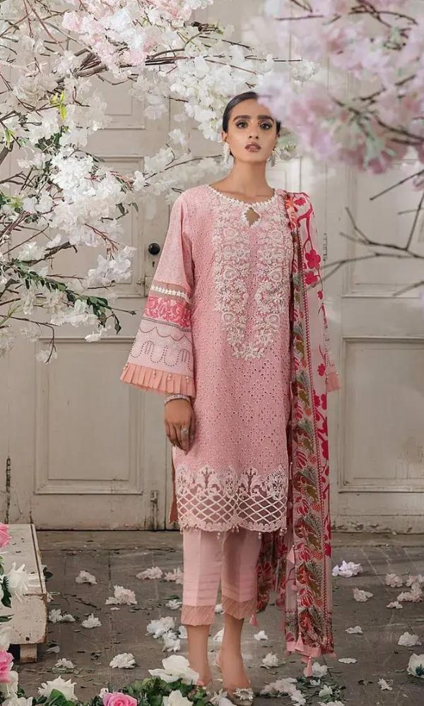 Lawn 3pc chiken kari heavy embroidered suit with patches an silk printed dupatta