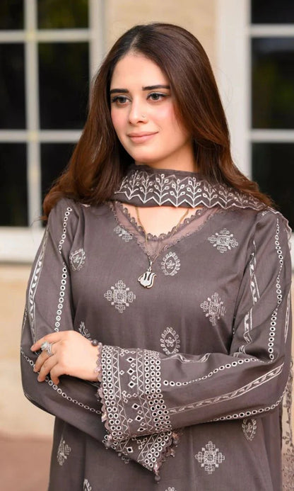 Lawn 3pc unstitched summer collection embroidered suit
