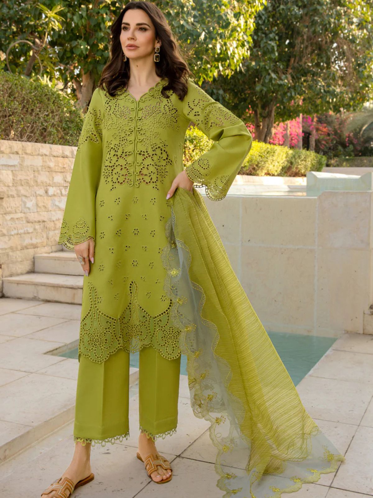 Lawn 3pc unstitche heavy chiken kari embroidered suit fully embroiered