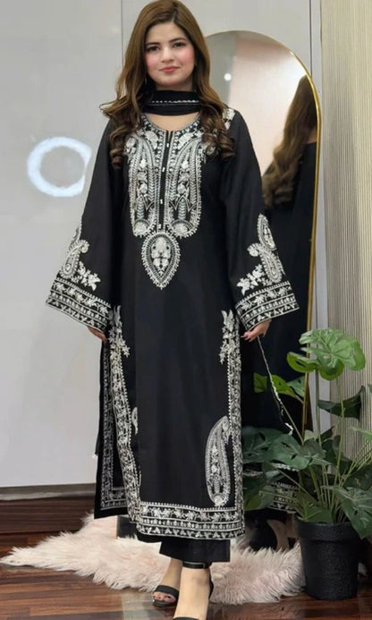Lawn 3pc usntitche summer embroiered collection suit new collection for summer