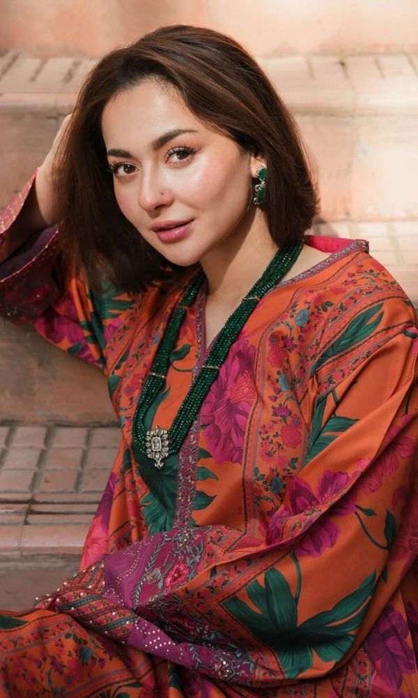 khaadi studio Lawn 2pc unstitched summer collection digital printed suit hania amir