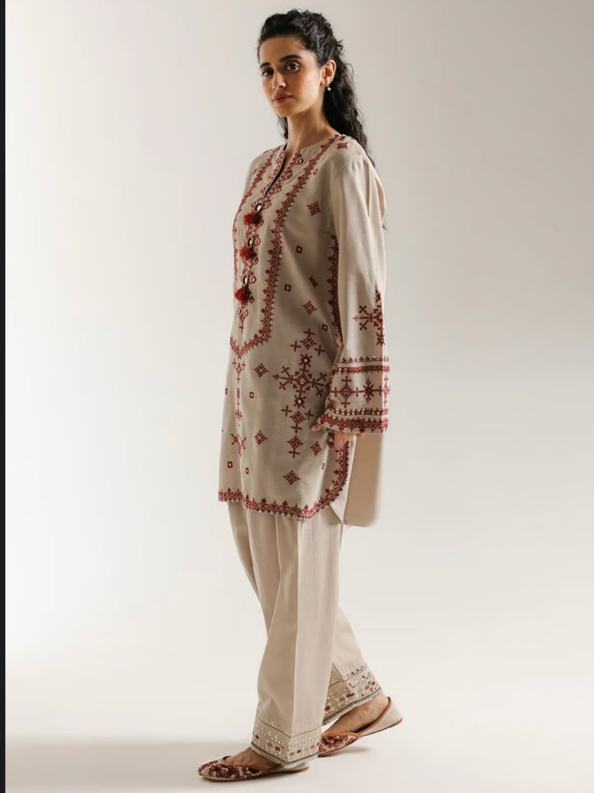 Lawn 2pc usntitched summer collection embroiered suit