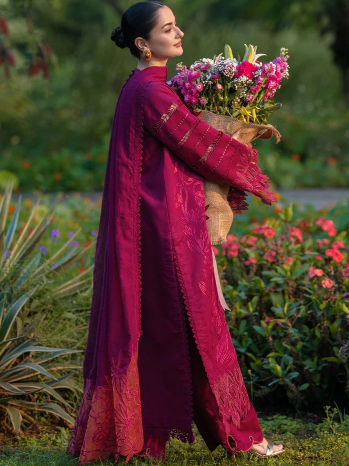 Lawn 3pc unstiched summer collection fully embroidered chiken kari suit